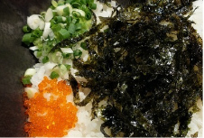 三餐太单调?一勺拌饭海苔解锁美味简餐